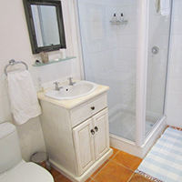 Bathroom: Click for a closer view